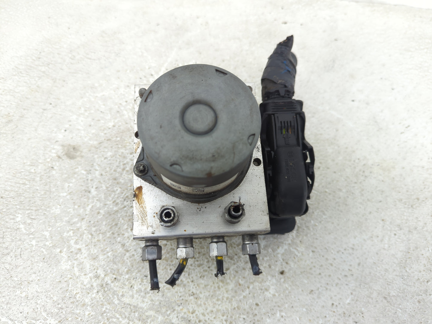 2017 Dodge Caravan ABS Pump Control Module Replacement P/N:P68183803AC Fits Fits 2015 2016 2018 2019 2020 OEM Used Auto Part