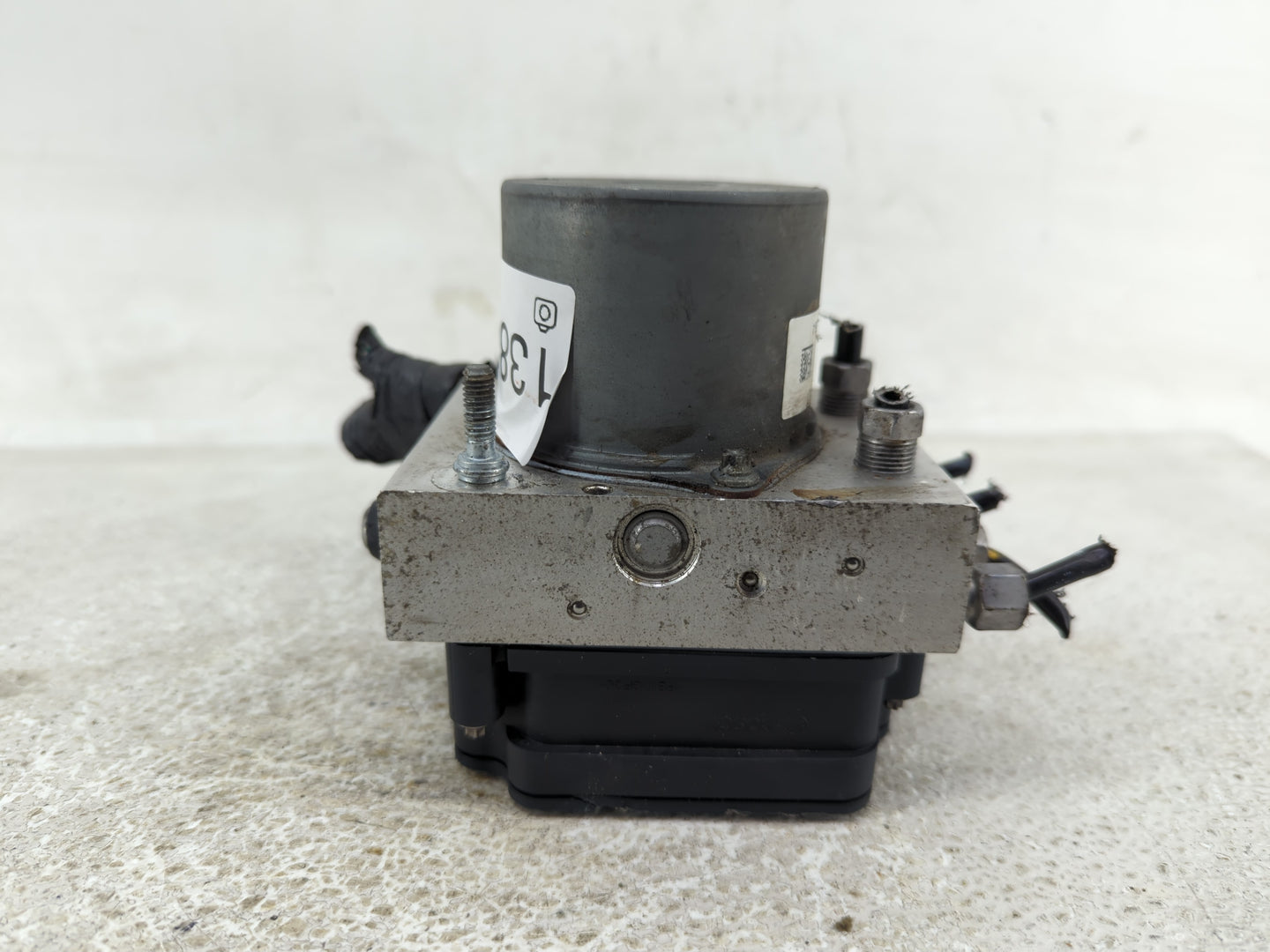 2017 Dodge Caravan ABS Pump Control Module Replacement P/N:P68183803AC Fits Fits 2015 2016 2018 2019 2020 OEM Used Auto Part