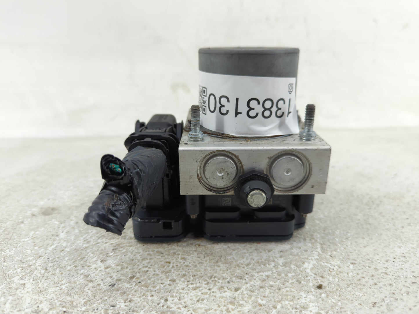 2017 Dodge Caravan ABS Pump Control Module Replacement P/N:P68183803AC Fits Fits 2015 2016 2018 2019 2020 OEM Used Auto Part