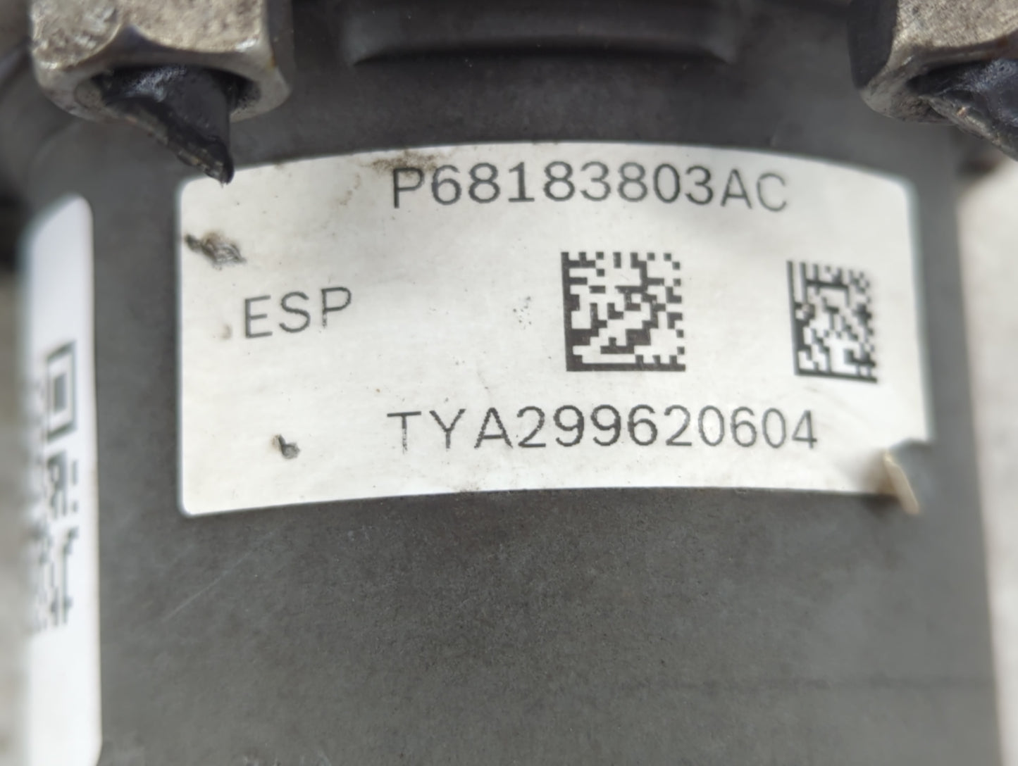 2017 Dodge Caravan ABS Pump Control Module Replacement P/N:68183803AC Fits Fits 2015 2016 2018 2019 2020 OEM Used Auto Parts