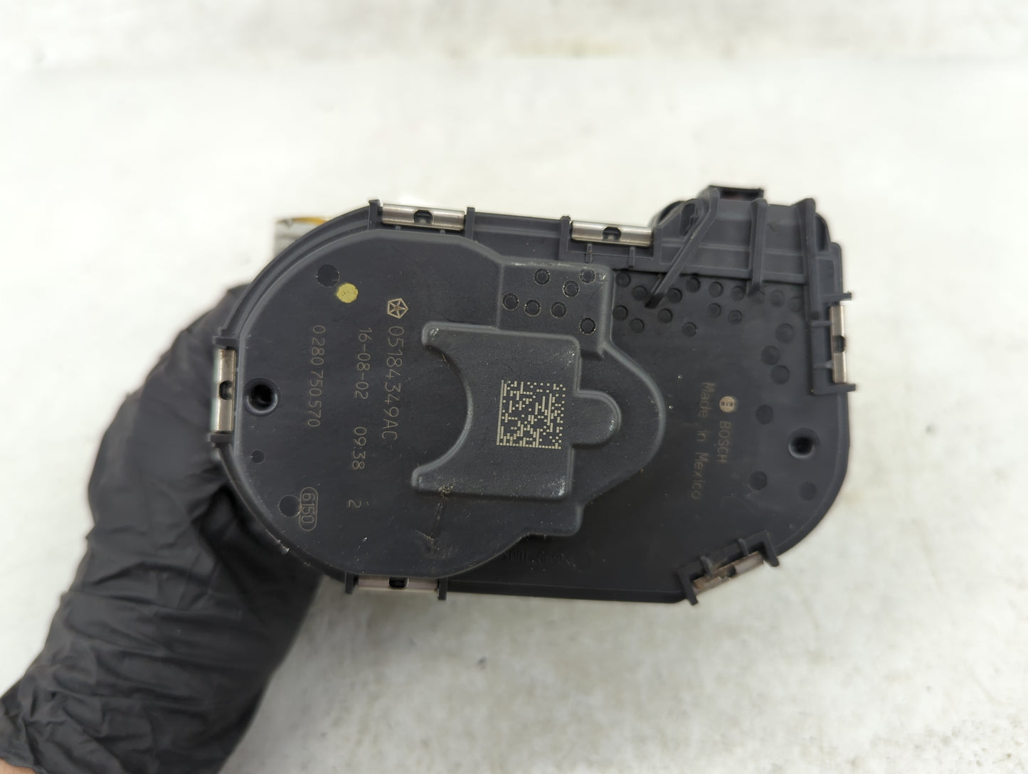 2017 Dodge Caravan Throttle Body P/N:05184349AC Fits Fits 2011 2012 2013 2014 2015 2016 2018 2019 2020 2021 2022 OEM Used Au
