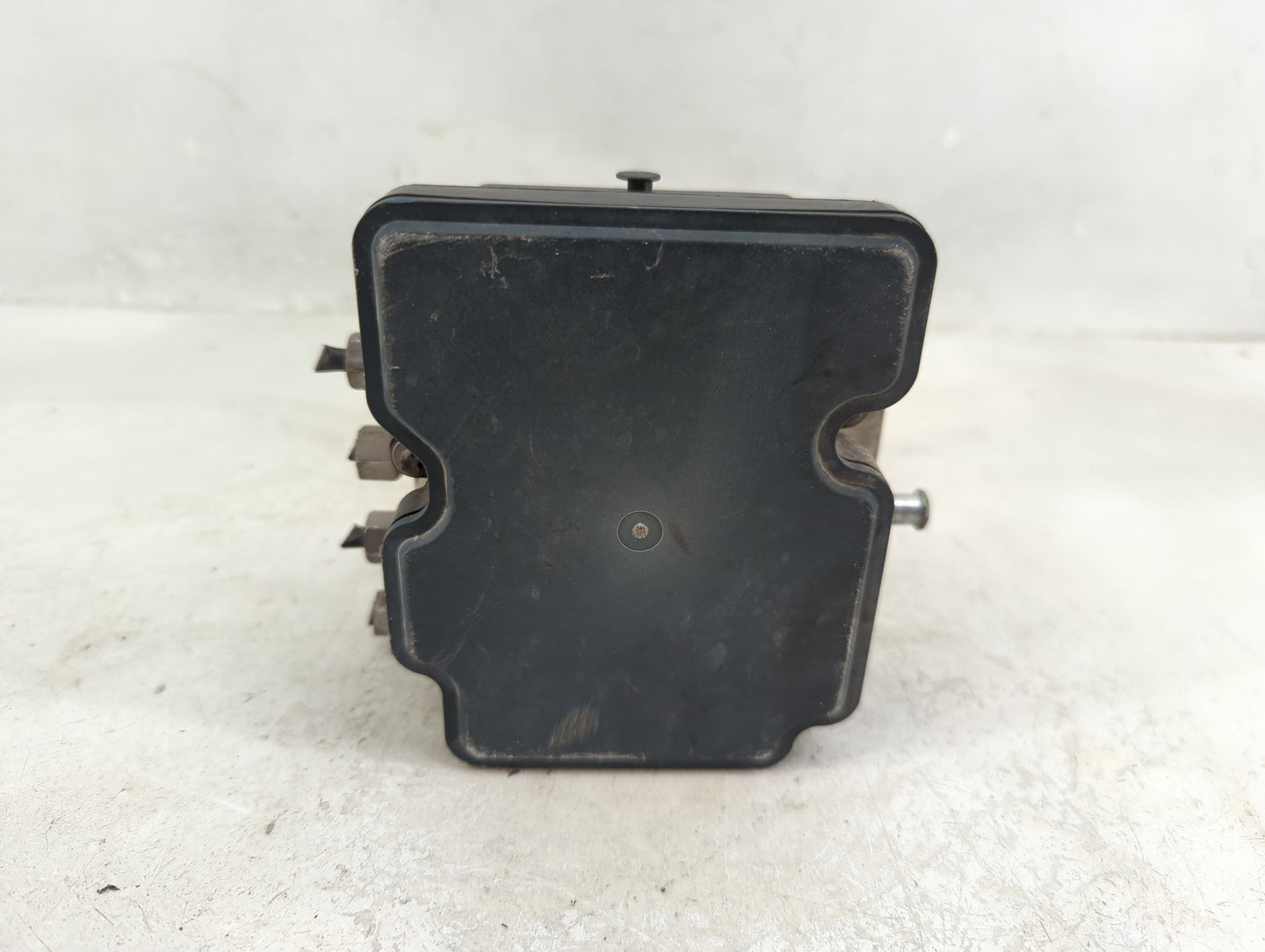 2017 Dodge Caravan ABS Pump Control Module Replacement P/N:P68183803AC Fits Fits 2015 2016 2018 2019 2020 OEM Used Auto Part