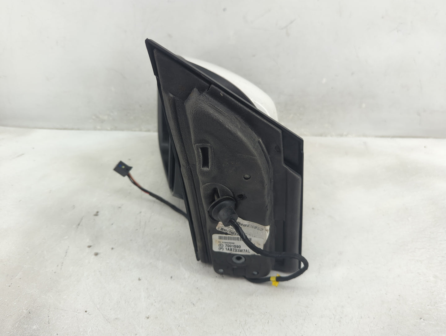 2017 Dodge Caravan Driver Side View Mirror - Left Door Mirror OEM Used - Oemusedautoparts1.com