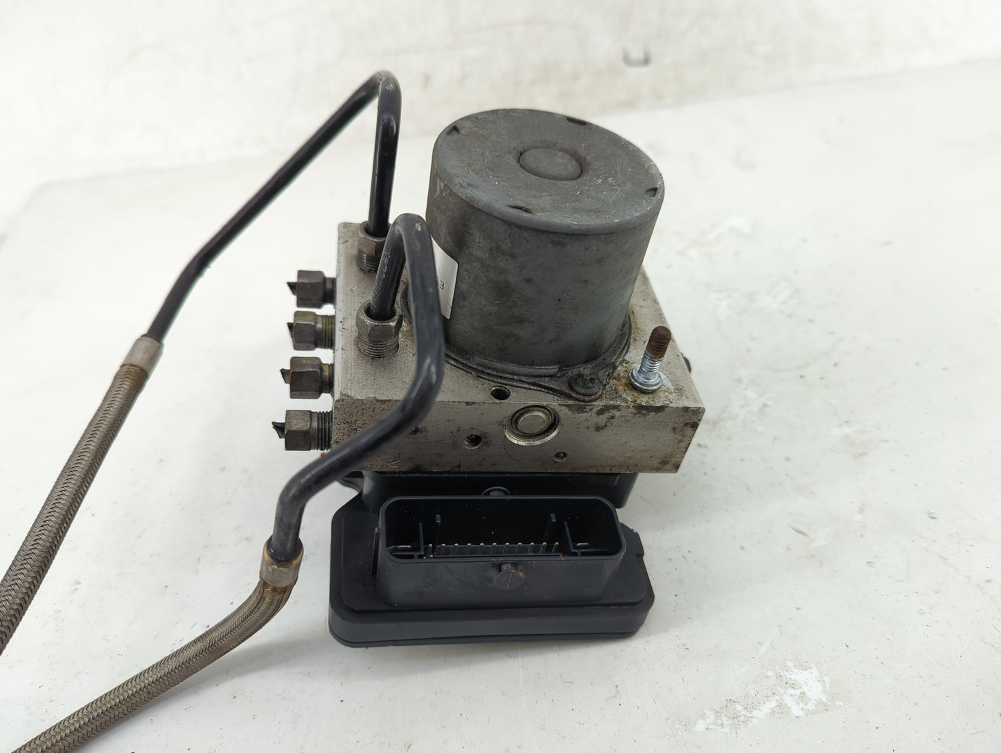 2017 Dodge Caravan ABS Pump Control Module Replacement P/N:P68183803AC Fits Fits 2015 2016 2018 2019 2020 OEM Used Auto Part