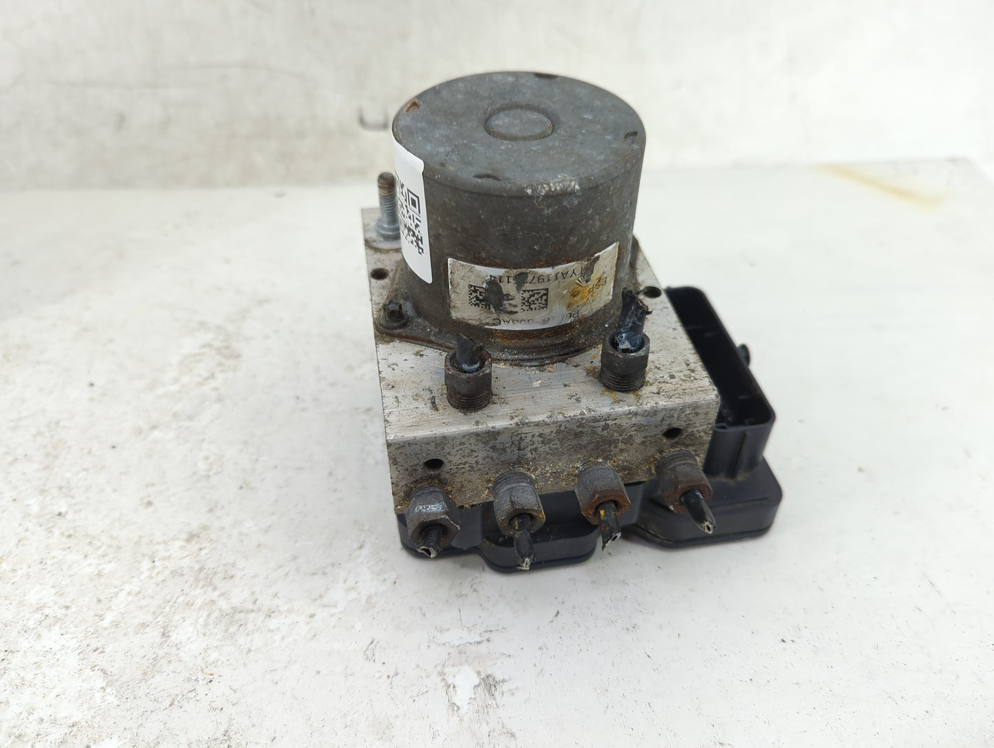 2017 Dodge Caravan ABS Pump Control Module Replacement P/N:P68183803AC Fits Fits 2015 2016 2018 2019 2020 OEM Used Auto Part
