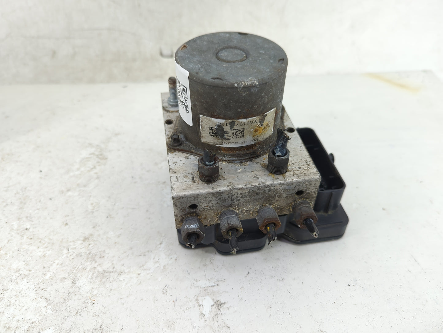 2017 Dodge Caravan ABS Pump Control Module Replacement P/N:P68183803AC Fits Fits 2015 2016 2018 2019 2020 OEM Used Auto Part