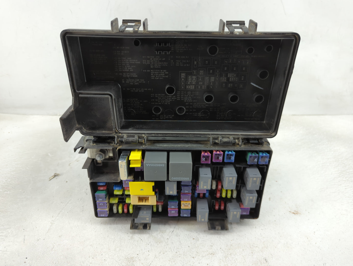 Dodge Caravan Fusebox Fuse Box Relay Module Tipm R62337-001 - Oemusedautoparts1.com