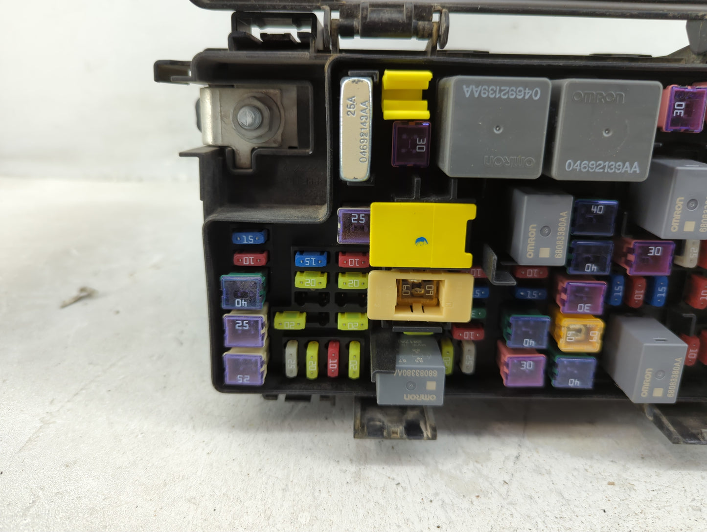 Dodge Caravan Fusebox Fuse Box Relay Module Tipm R62337-001 - Oemusedautoparts1.com