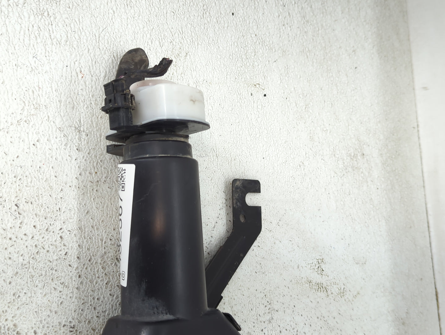 2017 Dodge Caravan Fuel Vapor Charcoal Canister 1432367 - Oemusedautoparts1.com