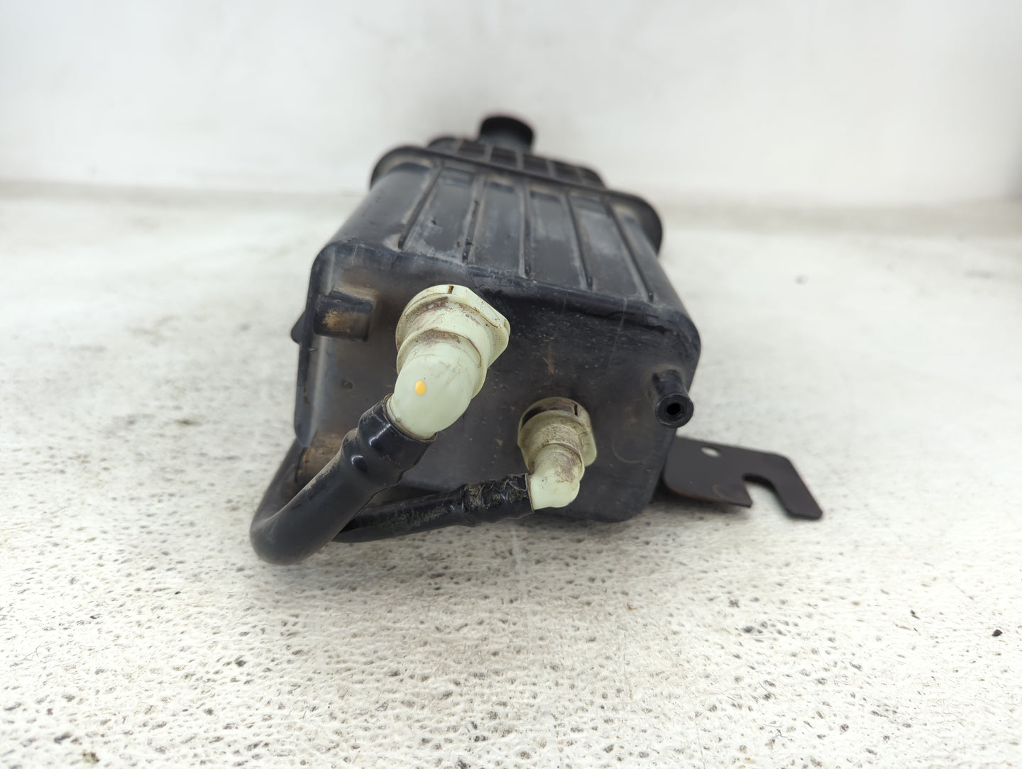 2017 Dodge Caravan Fuel Vapor Charcoal Canister 1432367 - Oemusedautoparts1.com