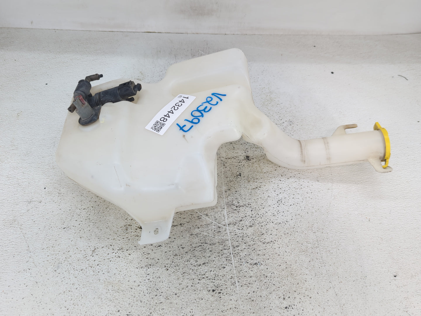 Dodge Caravan Windshield Washer Fluid Reservoir Bottle Oem - Oemusedautoparts1.com