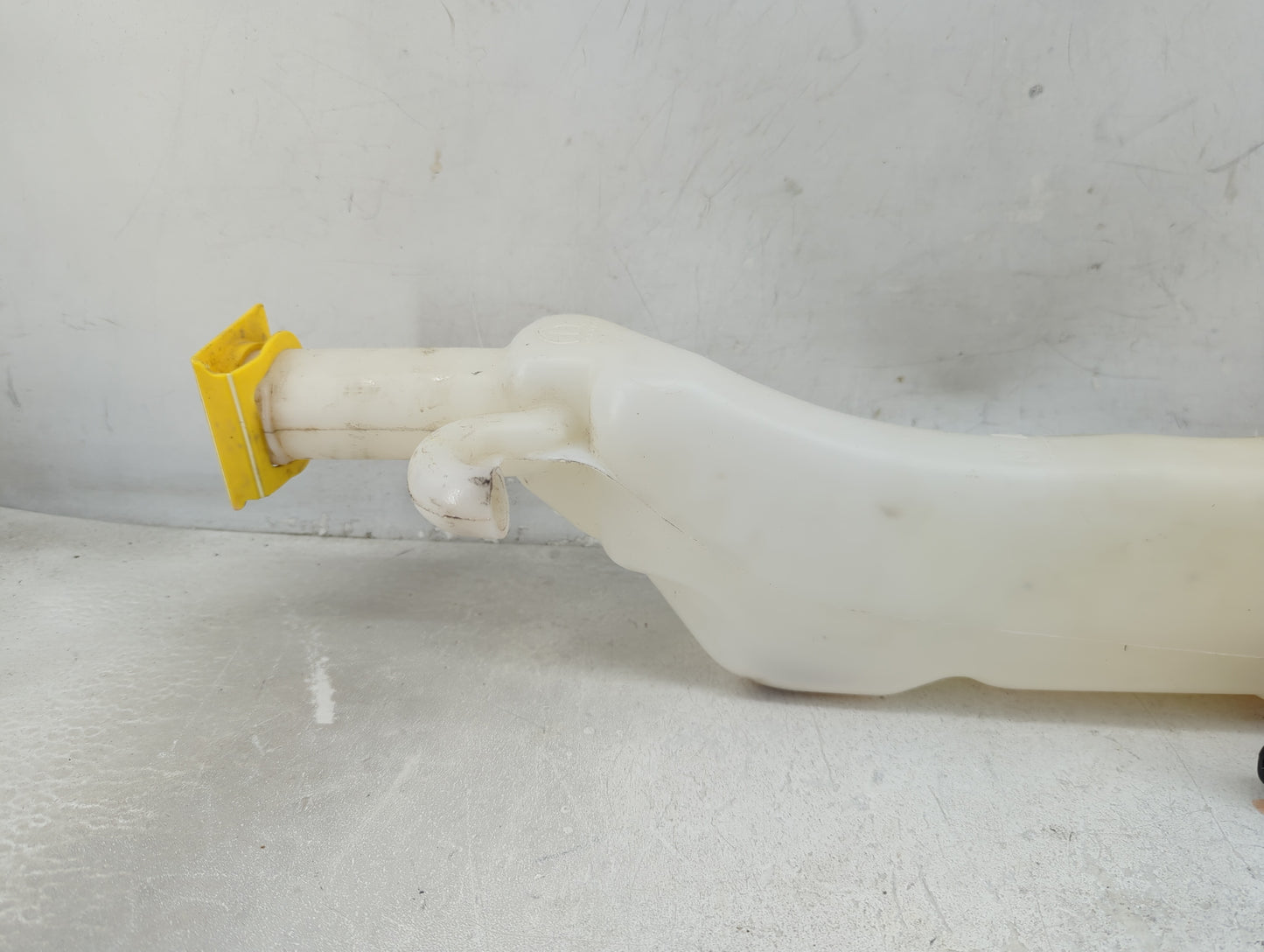 Dodge Caravan Radiator Coolant Overflow Expansion Tank Bottle White - Oemusedautoparts1.com