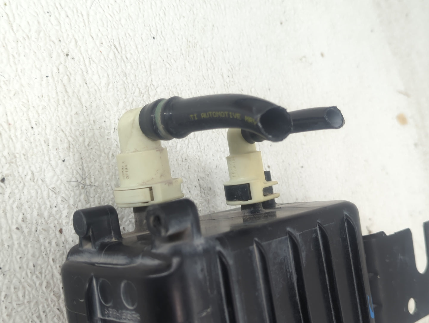 2017 Dodge Caravan Fuel Vapor Charcoal Canister 1437056 - Oemusedautoparts1.com