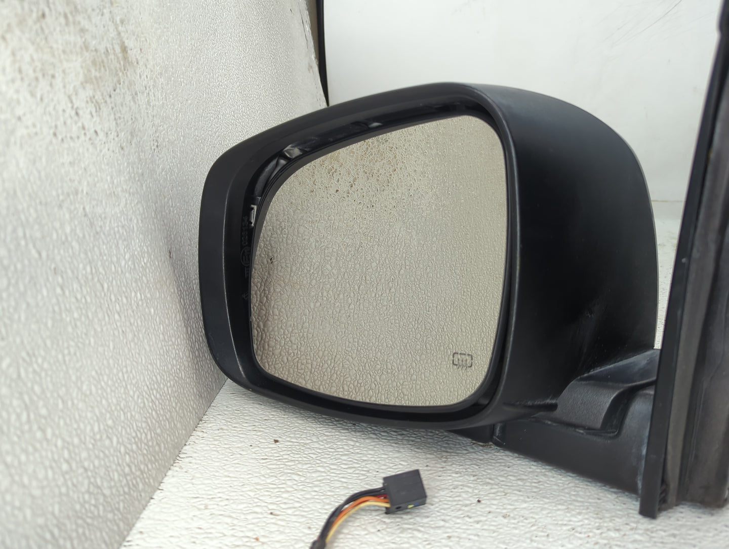 2017 Dodge Caravan Driver Side View Mirror - Left Door Mirror OEM Used - Oemusedautoparts1.com
