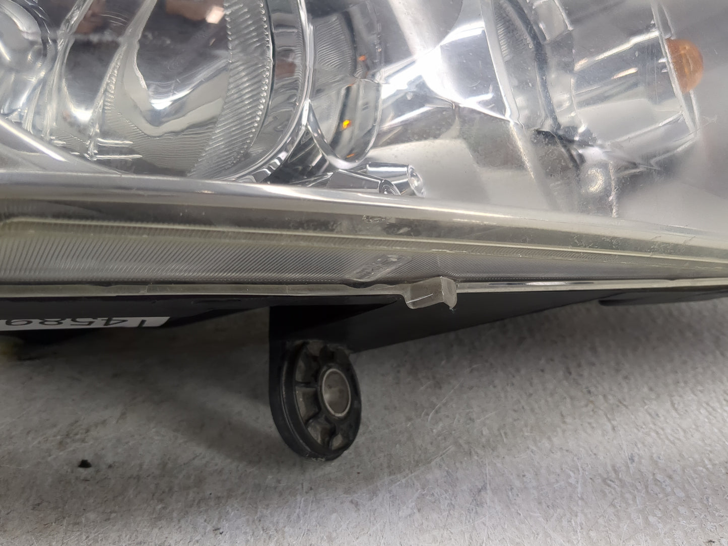 Dodge Caravan Passenger Right Oem Head Light Headlight Lamp 1458956 - Oemusedautoparts1.com