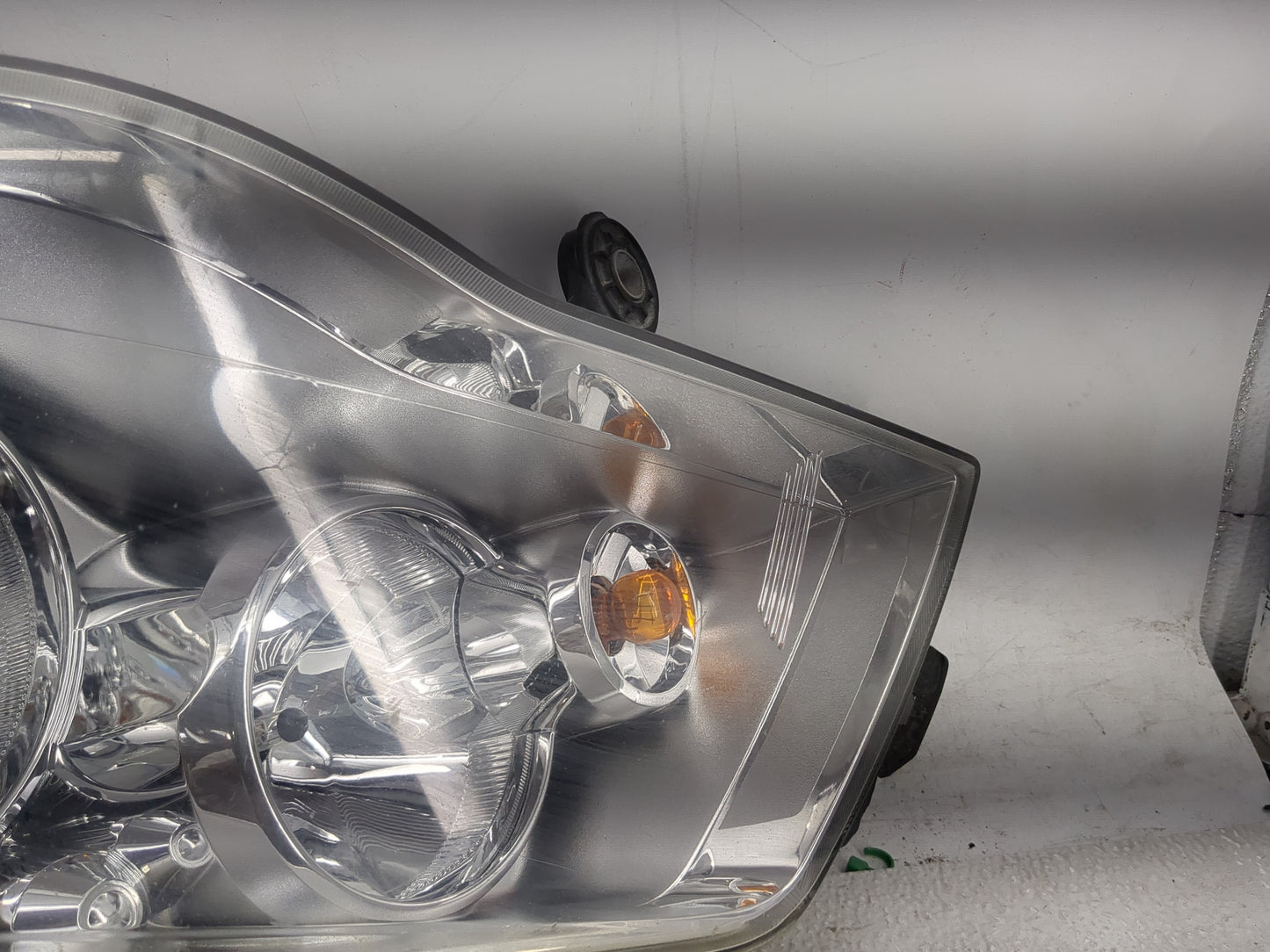 Dodge Caravan Passenger Right Oem Head Light Headlight Lamp 1458956 - Oemusedautoparts1.com