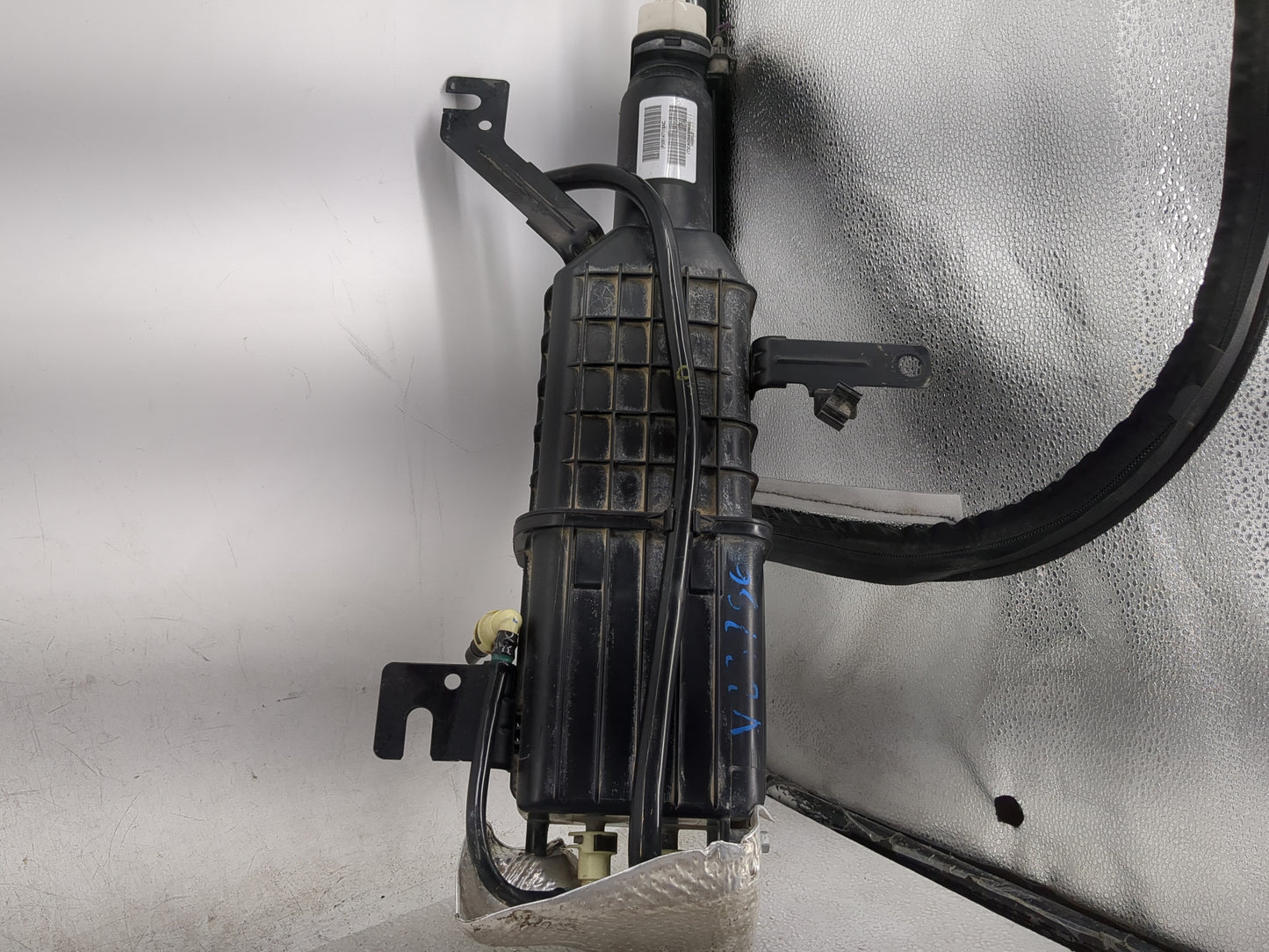 2017 Dodge Caravan Fuel Vapor Charcoal Canister 1461868 - Oemusedautoparts1.com