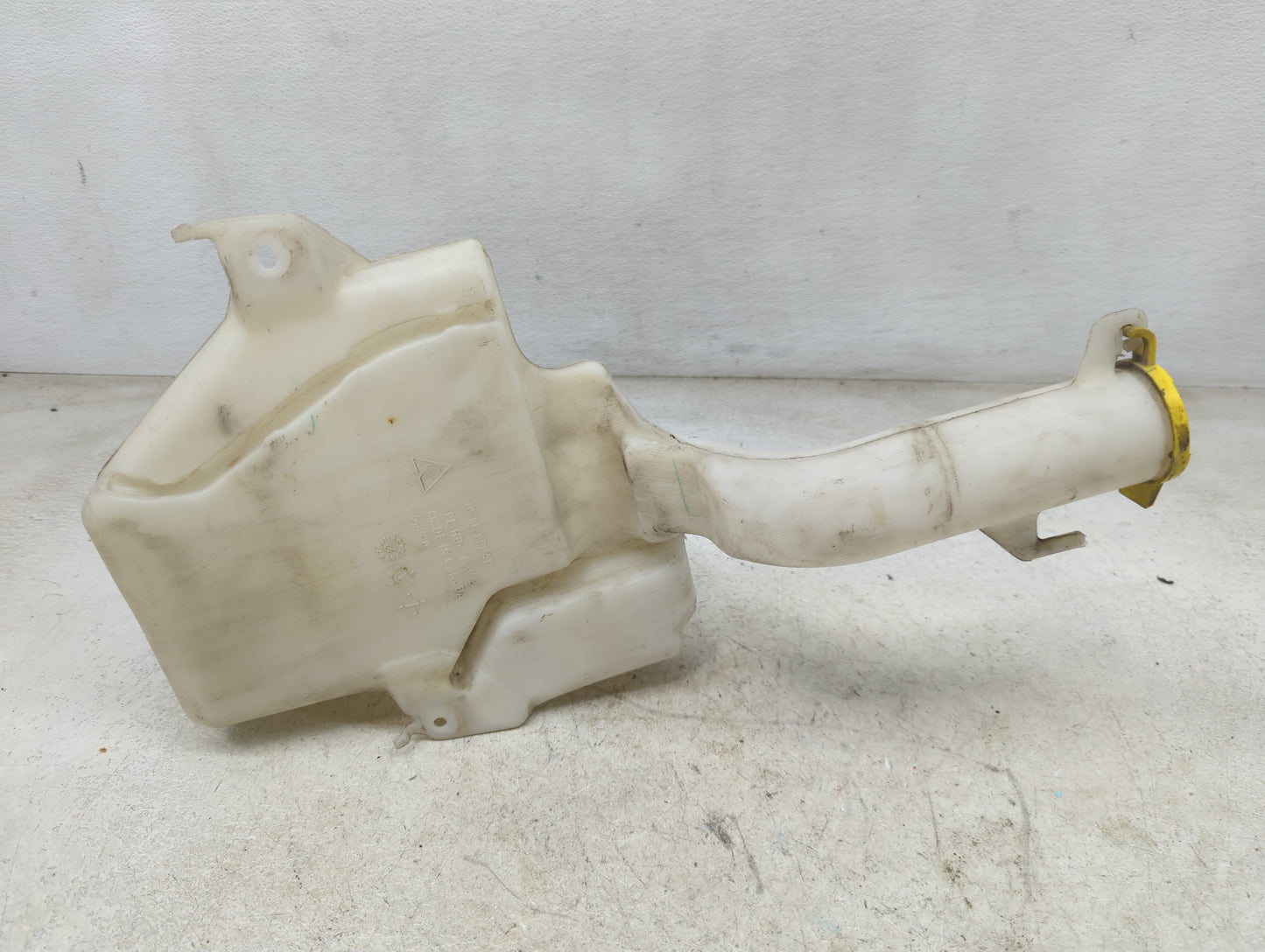 Dodge Caravan Windshield Washer Fluid Reservoir Bottle Oem 1465693 - Oemusedautoparts1.com