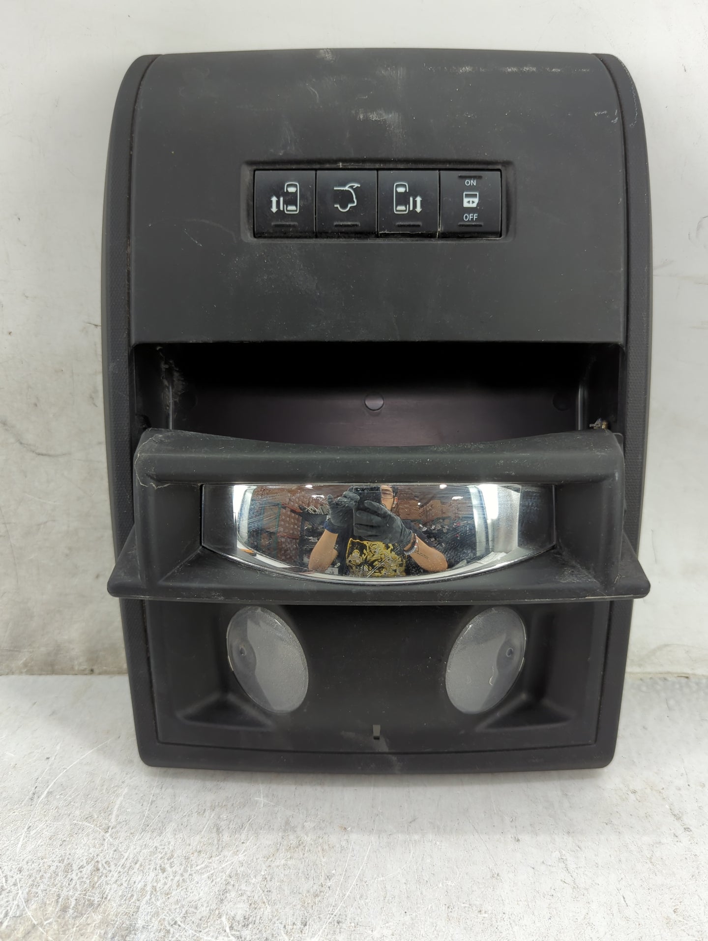 2017 Dodge Caravan Overhead Roof Console 1465775 - Oemusedautoparts1.com