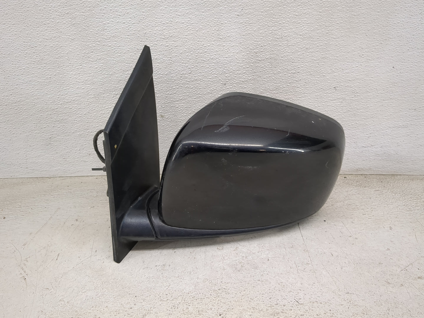 2017 Dodge Caravan Driver Side View Mirror - Left Door Mirror OEM Used - Oemusedautoparts1.com