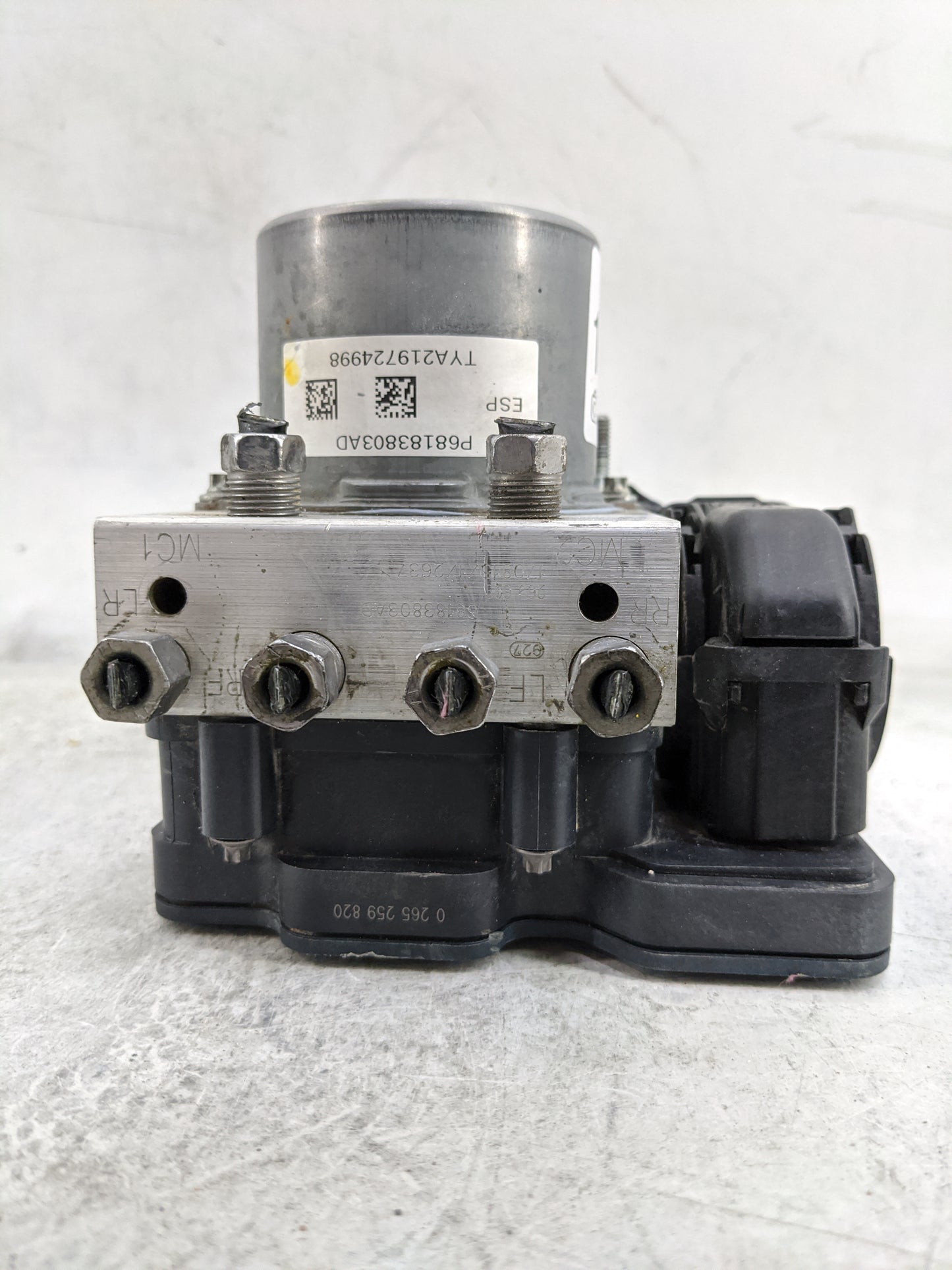 2017 Dodge Caravan ABS Pump Control Module Replacement P/N:P68183803AD TYA219724998 Fits Fits 2015 2016 2018 2019 2020 OEM U