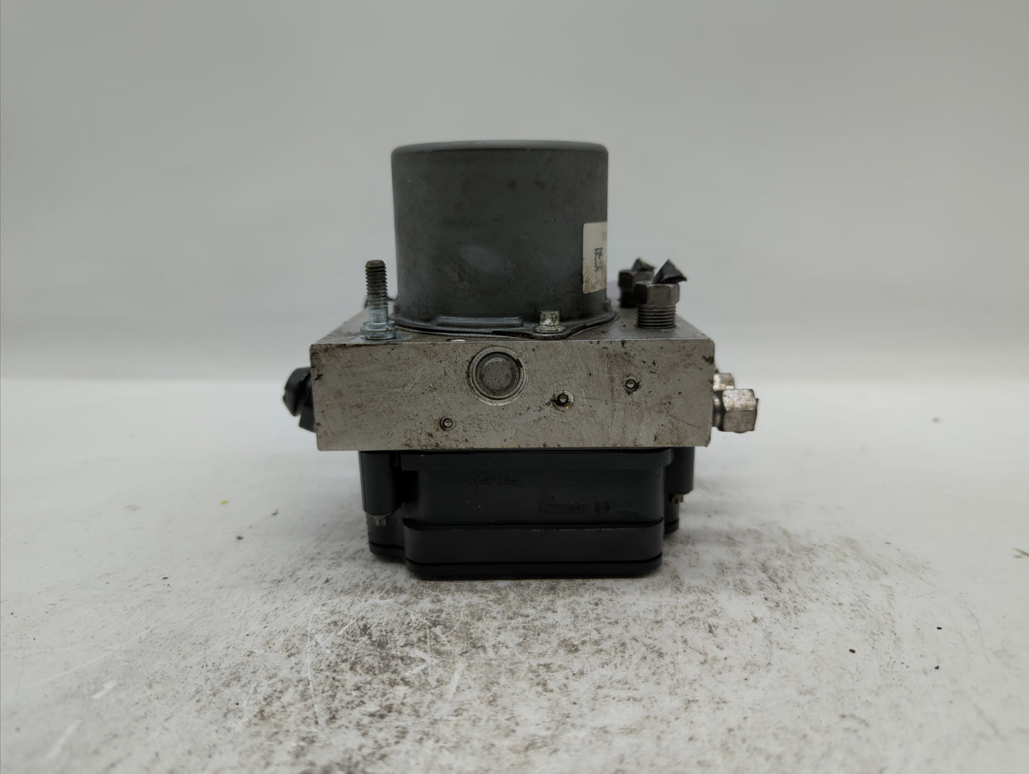 2017 Dodge Caravan ABS Pump Control Module Replacement P/N:68183803AC P68183803AC, 68443867AA Fits Fits 2015 2016 2018 OEM U