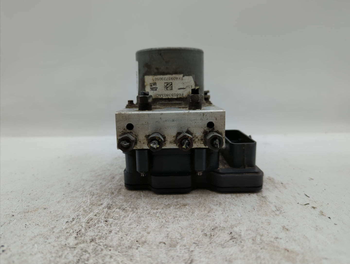 2017 Dodge Caravan ABS Pump Control Module Replacement P/N:68183803AC P68183803AC, 68443867AA Fits Fits 2015 2016 2018 2019 