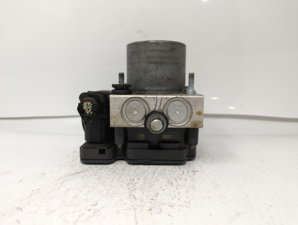 2017 Dodge Caravan Anti-Lock Brake ABS Pump Module Actuator OEM P/N:68183803AC P68183803AC Fits Fits 2015 2016 2018 2019 202