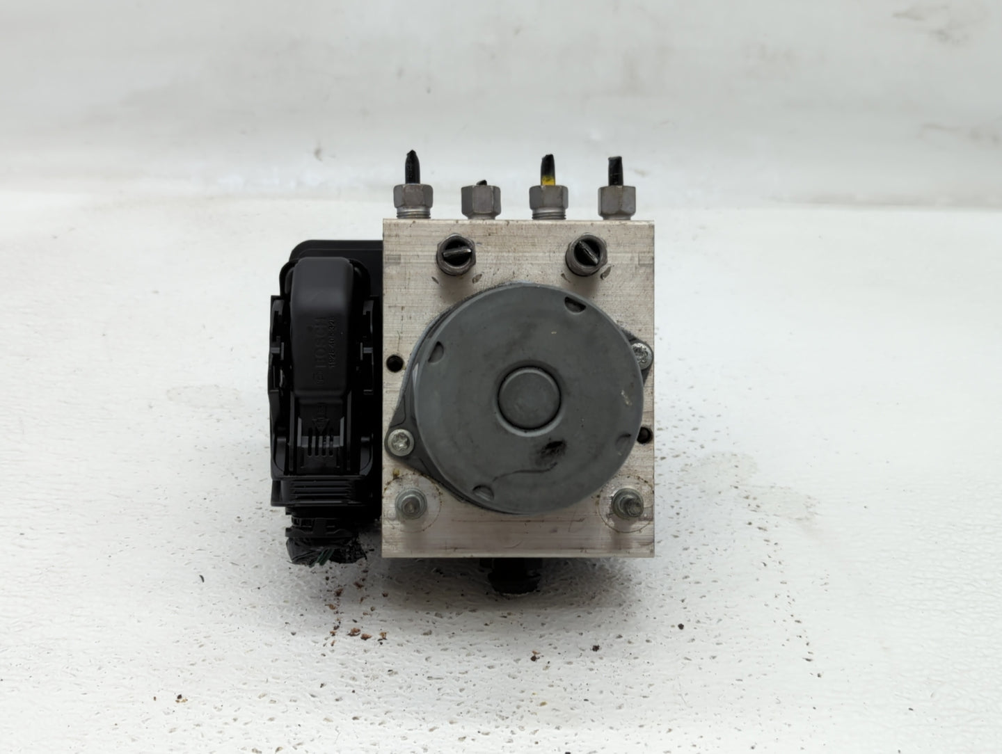 2017 Dodge Caravan ABS Pump Control Module Replacement P/N:68183803AC Fits Fits 2015 2016 2018 2019 2020 OEM Used Auto Parts