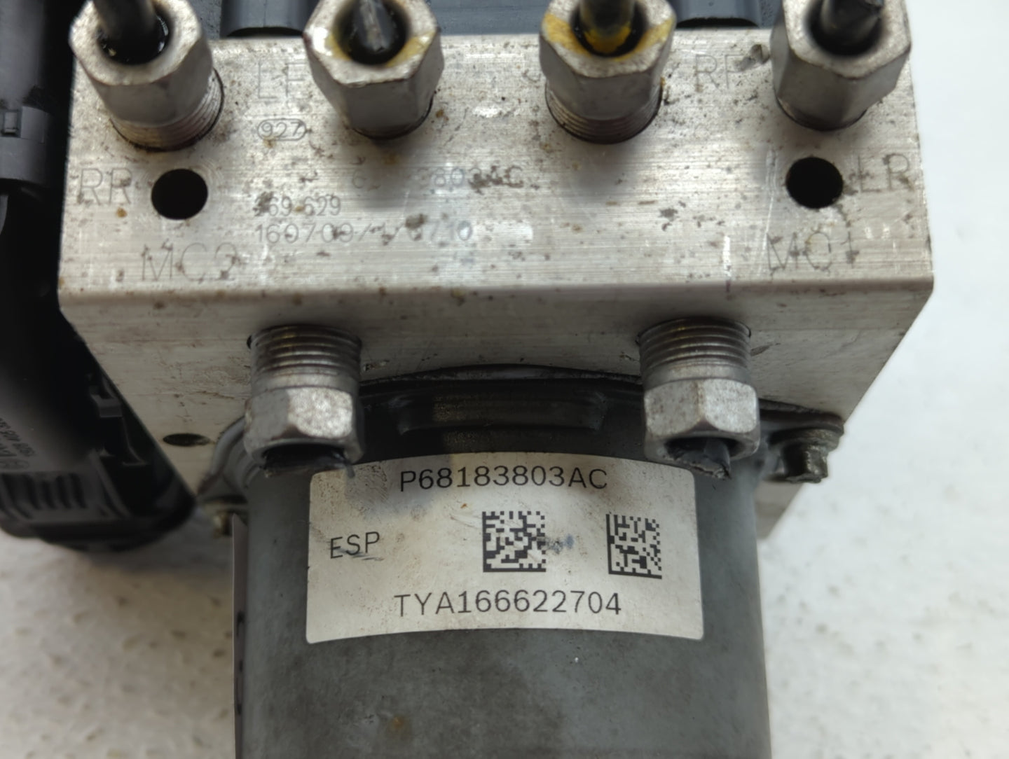 2017 Dodge Caravan ABS Pump Control Module Replacement P/N:68183803AC Fits Fits 2015 2016 2018 2019 2020 OEM Used Auto Parts