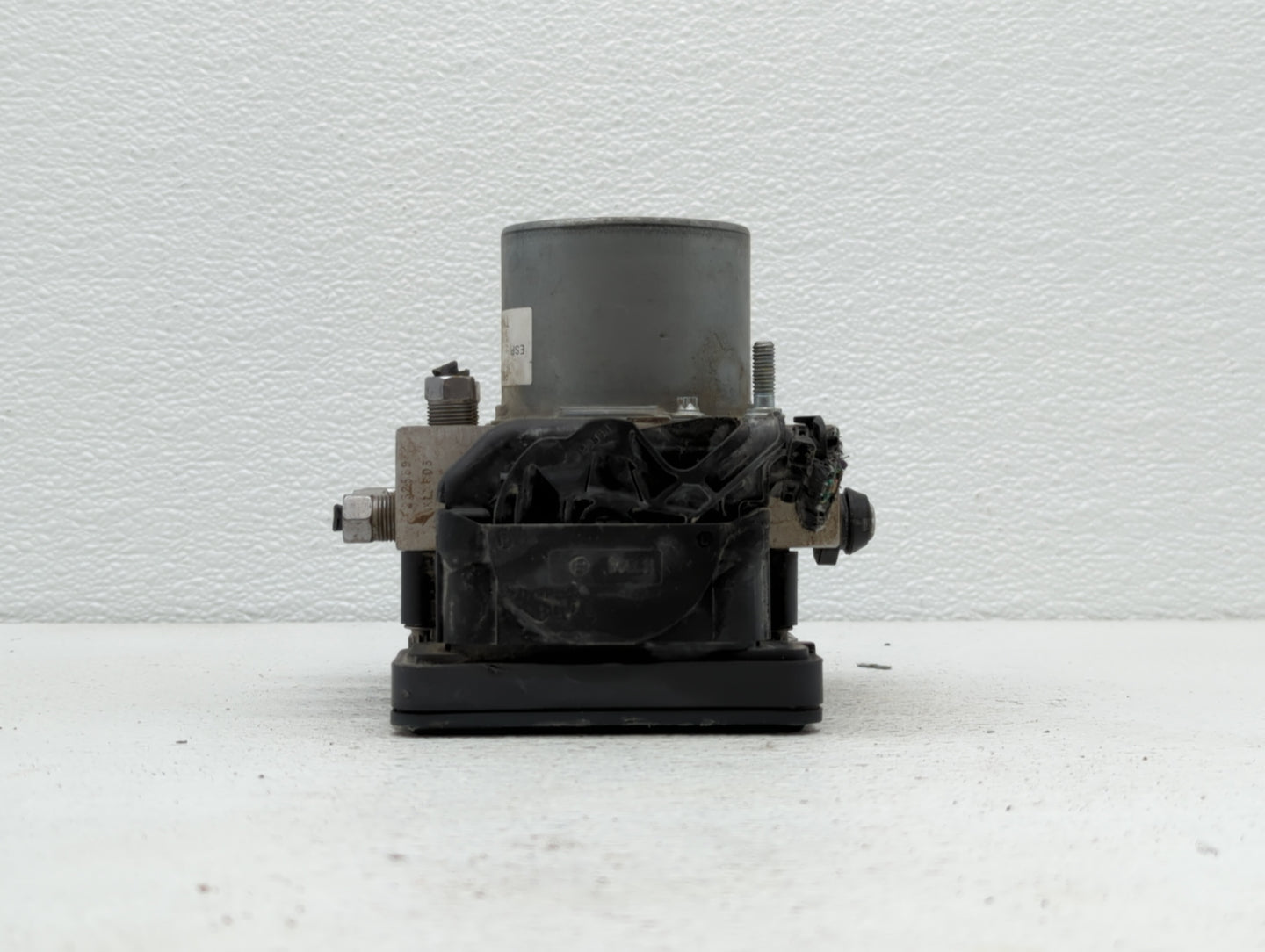 2017 Dodge Caravan ABS Pump Control Module Replacement P/N:68183803AC Fits Fits 2015 2016 2018 2019 2020 OEM Used Auto Parts