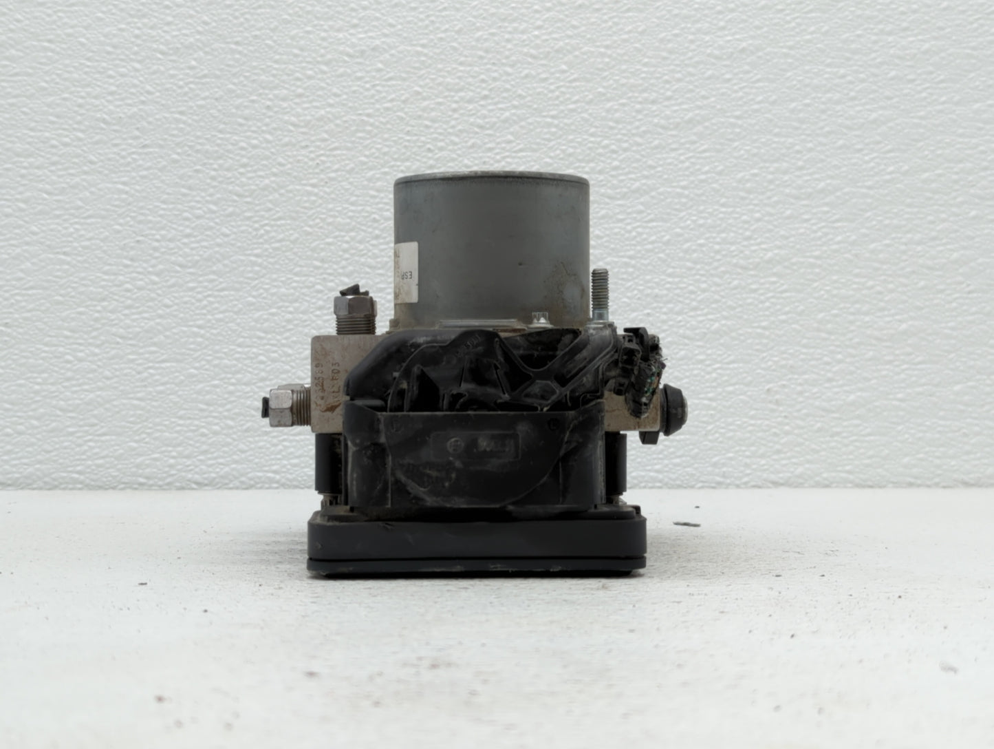 2017 Dodge Caravan ABS Pump Control Module Replacement P/N:68183803AC Fits Fits 2015 2016 2018 2019 2020 OEM Used Auto Parts