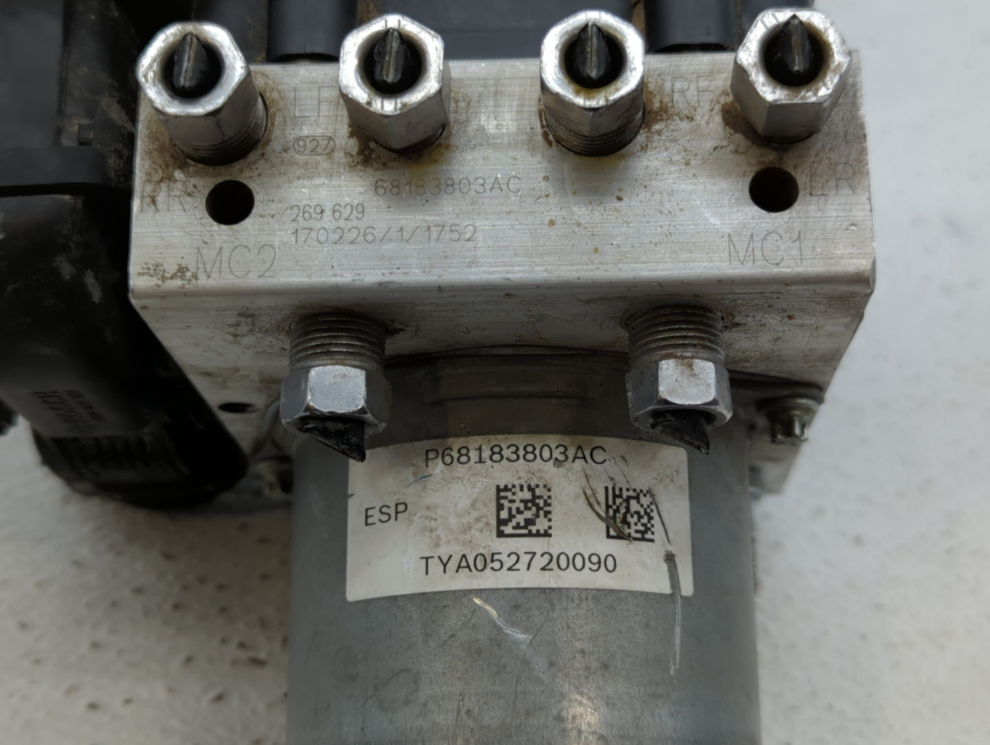 2017 Dodge Caravan ABS Pump Control Module Replacement P/N:68183803AC Fits Fits 2015 2016 2018 2019 2020 OEM Used Auto Parts