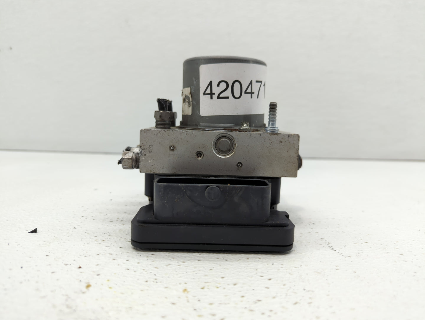 2017 Dodge Caravan ABS Pump Control Module Replacement P/N:68183803AD Fits Fits 2015 2016 2018 2019 2020 OEM Used Auto Parts