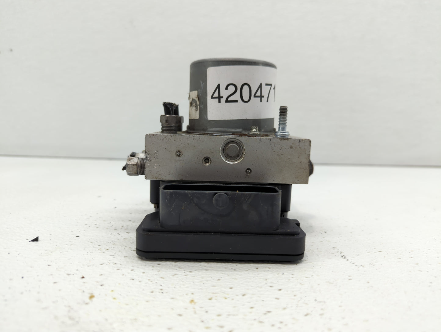 2017 Dodge Caravan ABS Pump Control Module Replacement P/N:68183803AD Fits Fits 2015 2016 2018 2019 2020 OEM Used Auto Parts