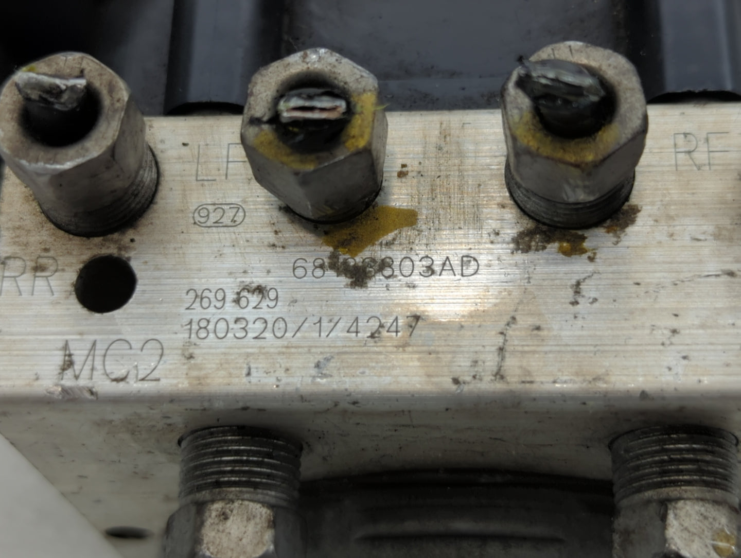 2017 Dodge Caravan ABS Pump Control Module Replacement P/N:68183803AD Fits Fits 2015 2016 2018 2019 2020 OEM Used Auto Parts