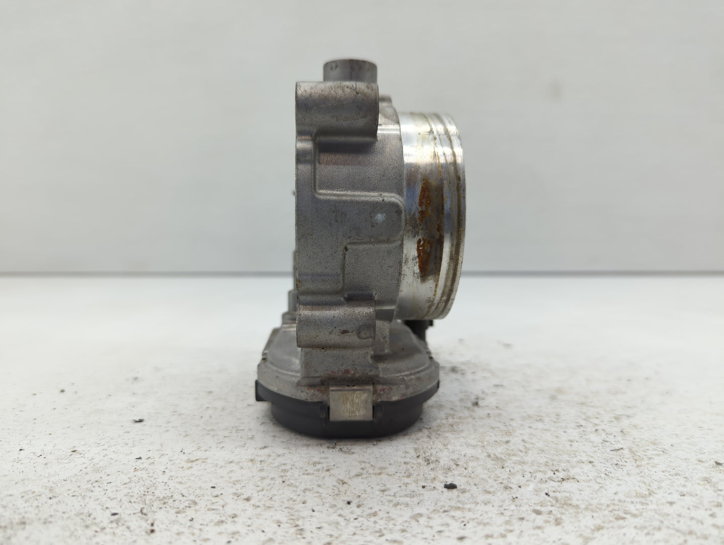 2017 Dodge Caravan Throttle Body P/N:05184349AC Fits Fits 2011 2012 2013 2014 2015 2016 2018 2019 2020 2021 2022 OEM Used Au