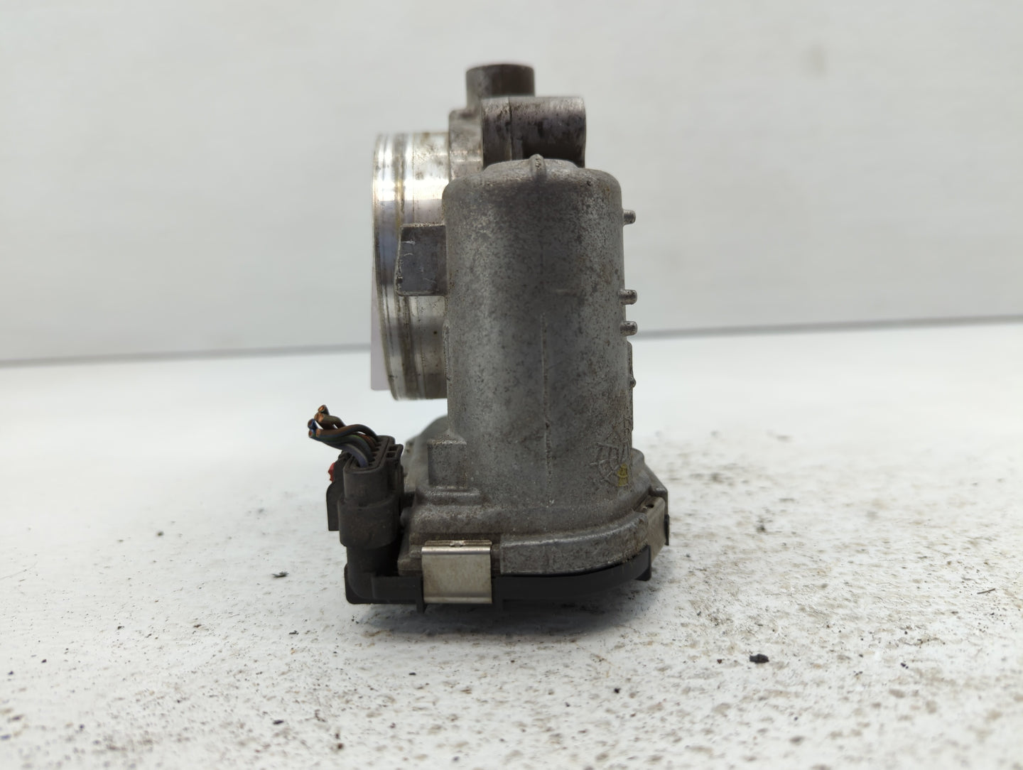 2017 Dodge Caravan Throttle Body P/N:05184349AC Fits Fits 2011 2012 2013 2014 2015 2016 2018 2019 2020 2021 2022 OEM Used Au