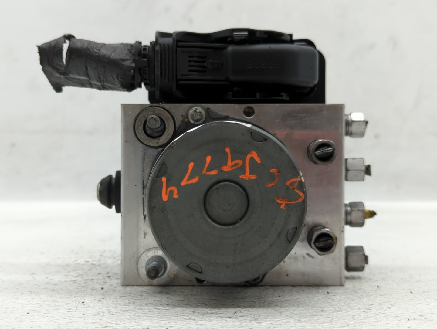 2017 Dodge Caravan ABS Pump Control Module Replacement P/N:P68183803AC Fits Fits 2015 2016 2018 2019 2020 OEM Used Auto Part