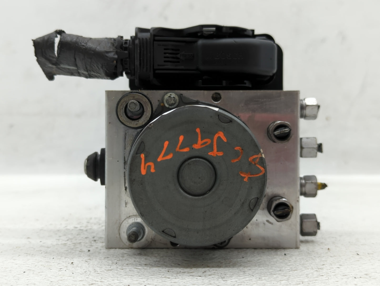 2017 Dodge Caravan ABS Pump Control Module Replacement P/N:P68183803AC Fits Fits 2015 2016 2018 2019 2020 OEM Used Auto Part