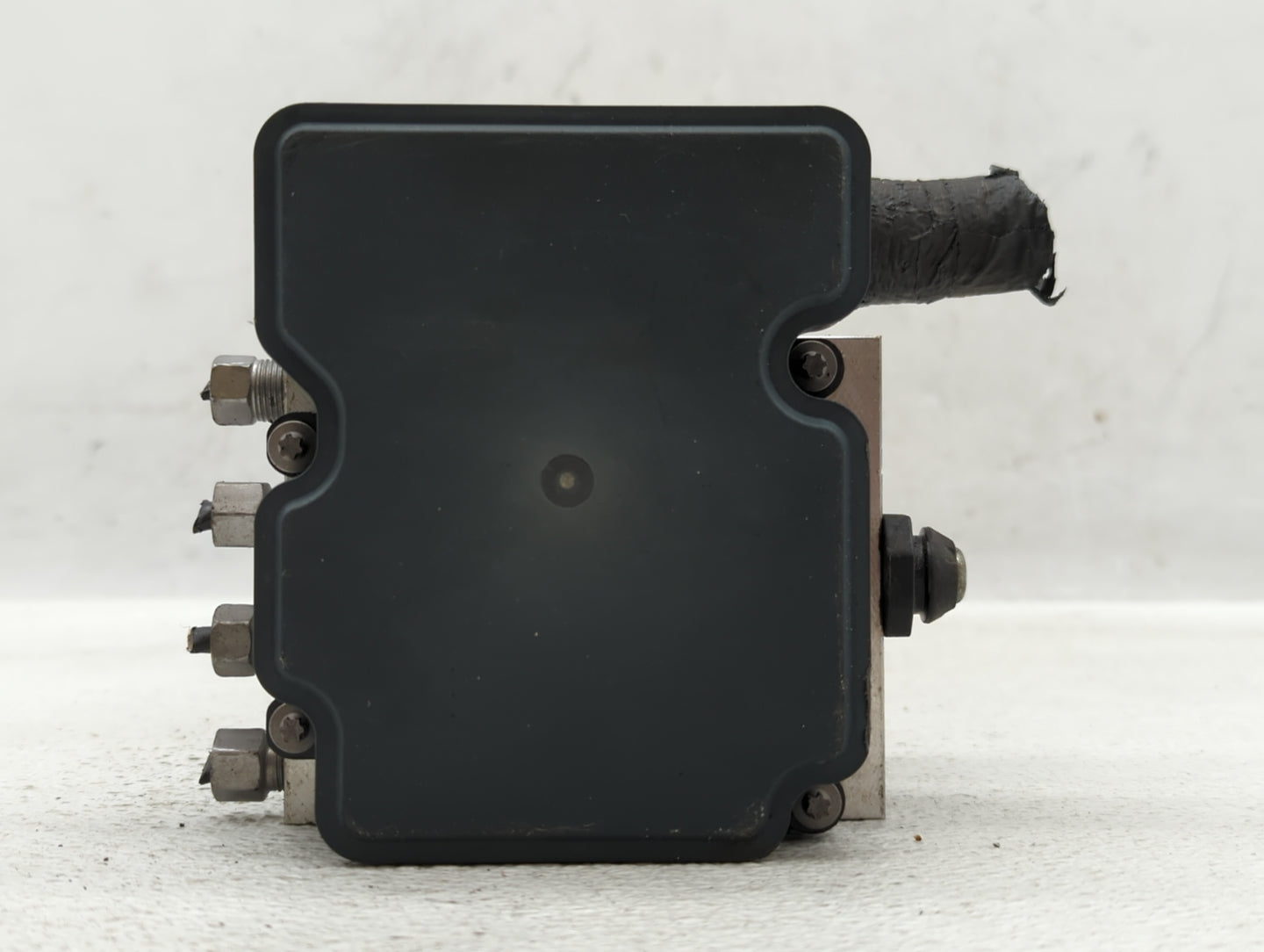 2017 Dodge Caravan ABS Pump Control Module Replacement P/N:P68183803AC Fits Fits 2015 2016 2018 2019 2020 OEM Used Auto Part