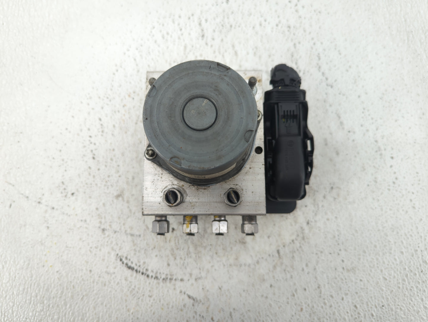 2017 Dodge Caravan ABS Pump Control Module Replacement P/N:P68183803AC Fits Fits 2015 2016 2018 2019 2020 OEM Used Auto Part