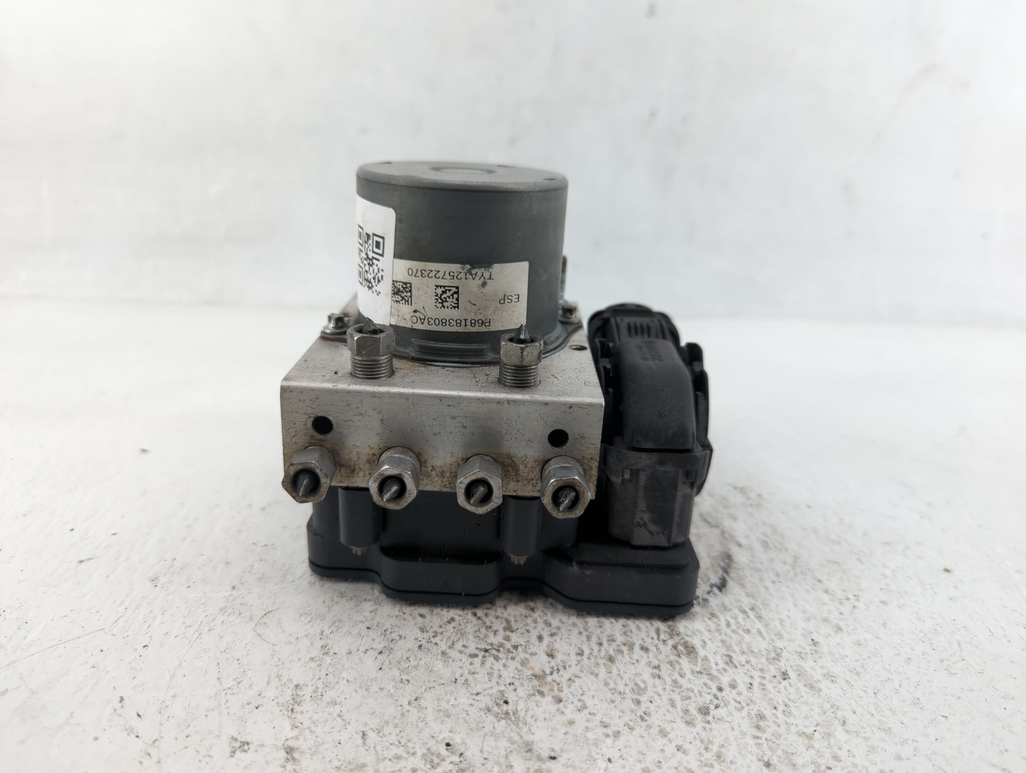 2017 Dodge Caravan ABS Pump Control Module Replacement P/N:P68183803AC Fits Fits 2015 2016 2018 2019 2020 OEM Used Auto Part