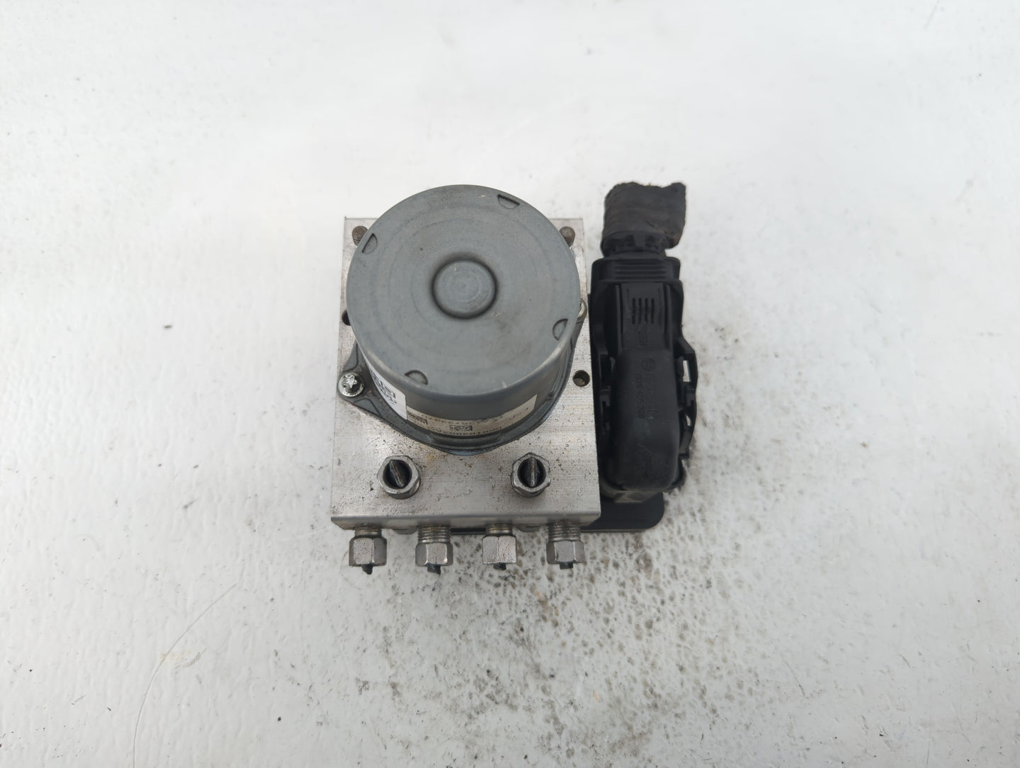 2017 Dodge Caravan ABS Pump Control Module Replacement P/N:P68183803AC Fits Fits 2015 2016 2018 2019 2020 OEM Used Auto Part