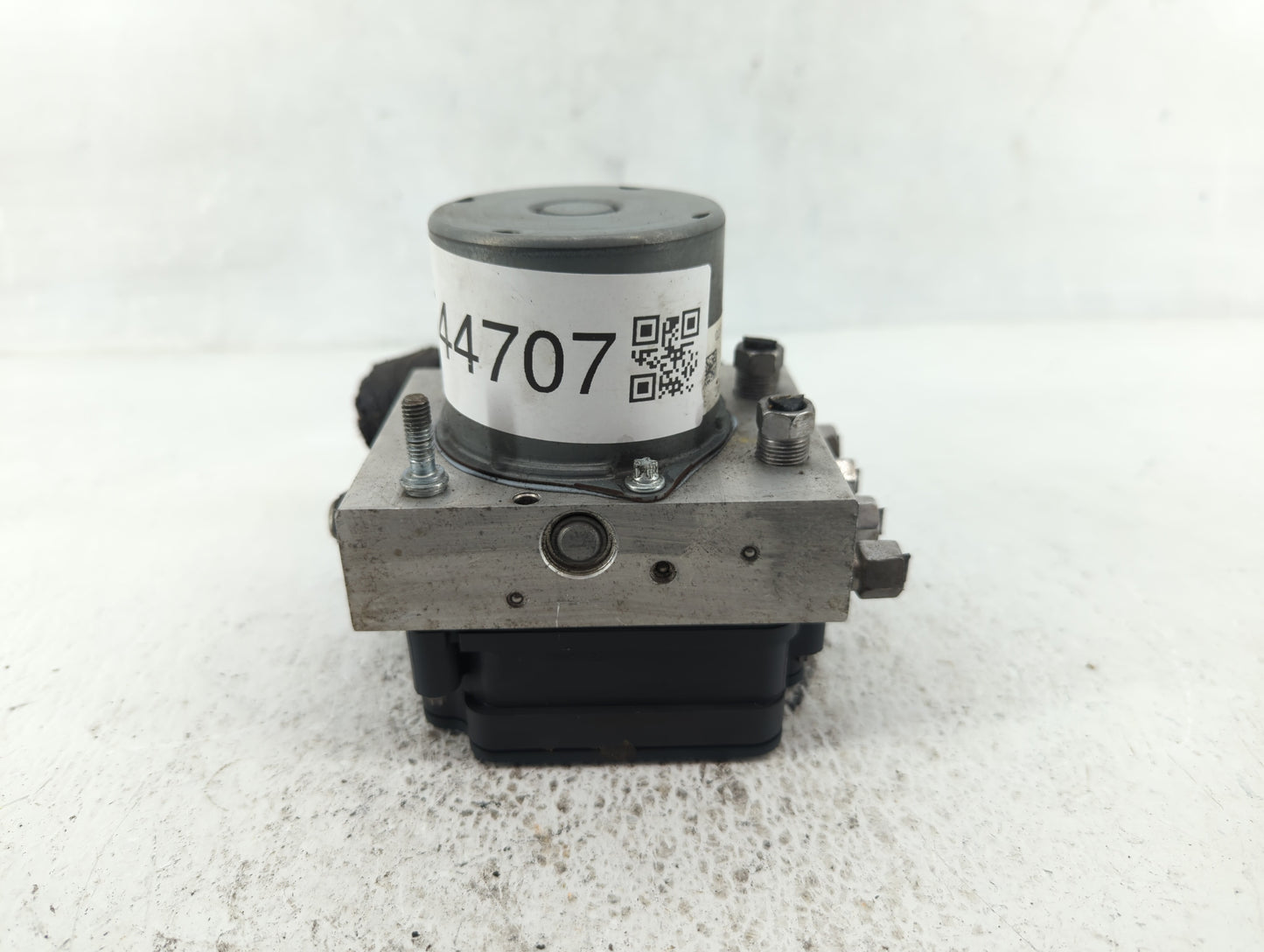 2017 Dodge Caravan ABS Pump Control Module Replacement P/N:P68183803AC Fits Fits 2015 2016 2018 2019 2020 OEM Used Auto Part