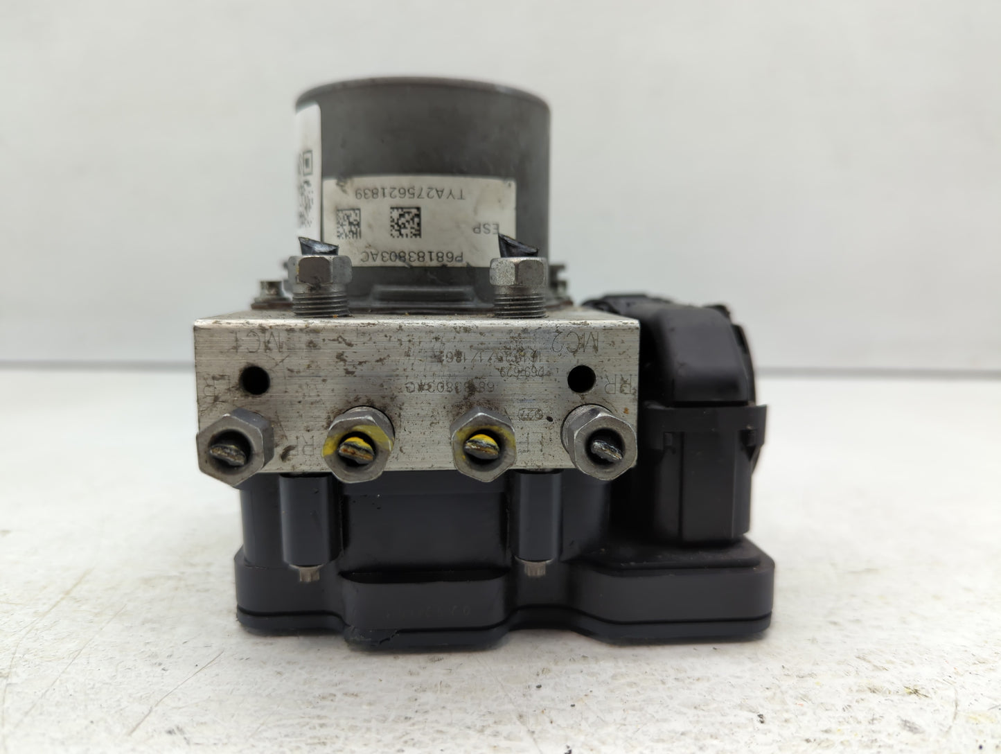 2017 Dodge Caravan ABS Pump Control Module Replacement P/N:6883803AC Fits Fits 2015 2016 2018 2019 2020 OEM Used Auto Parts 