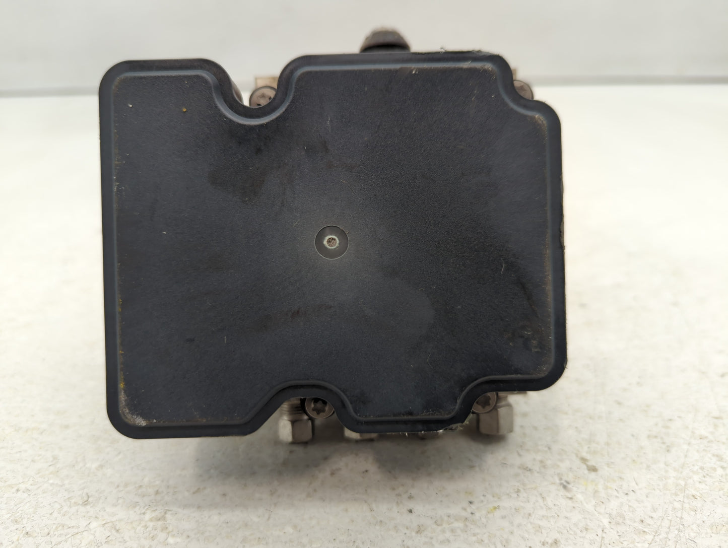 2017 Dodge Caravan ABS Pump Control Module Replacement P/N:6883803AC Fits Fits 2015 2016 2018 2019 2020 OEM Used Auto Parts 