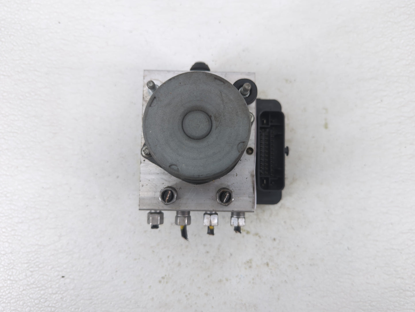 2017 Dodge Caravan ABS Pump Control Module Replacement P/N:P68183803AC Fits Fits 2015 2016 2018 2019 2020 OEM Used Auto Part