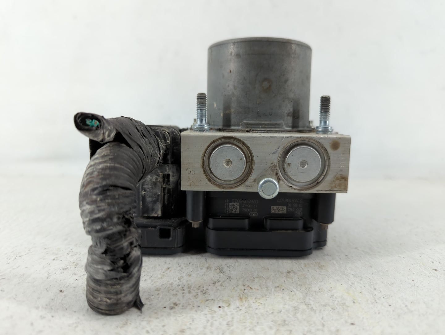 2017 Dodge Caravan ABS Pump Control Module Replacement P/N:P68183803AC Fits Fits 2015 2016 2018 2019 2020 OEM Used Auto Part