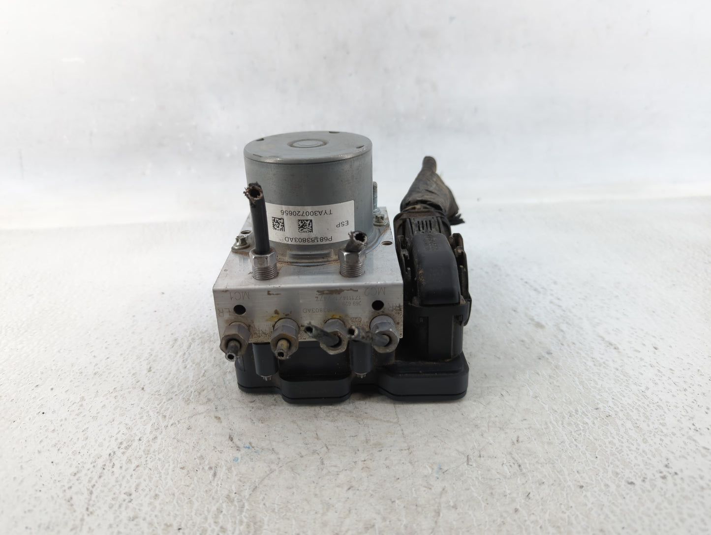 2017 Dodge Caravan ABS Pump Control Module Replacement P/N:P68183803AD Fits Fits 2015 2016 2018 2019 2020 OEM Used Auto Part